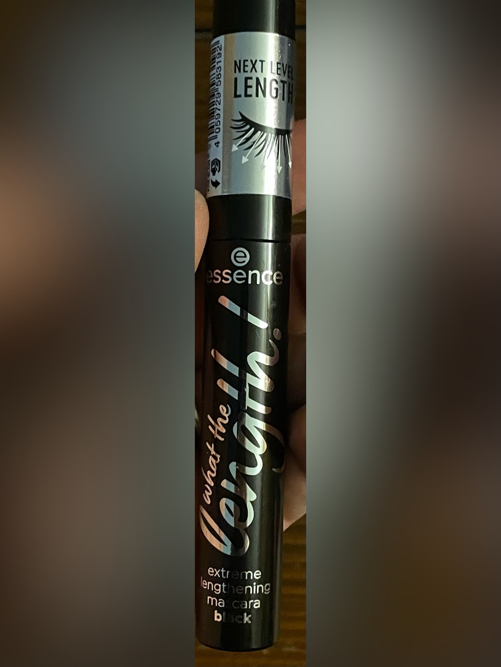 Essence What The Length! Mascara — Black Lengthening Lash Effect